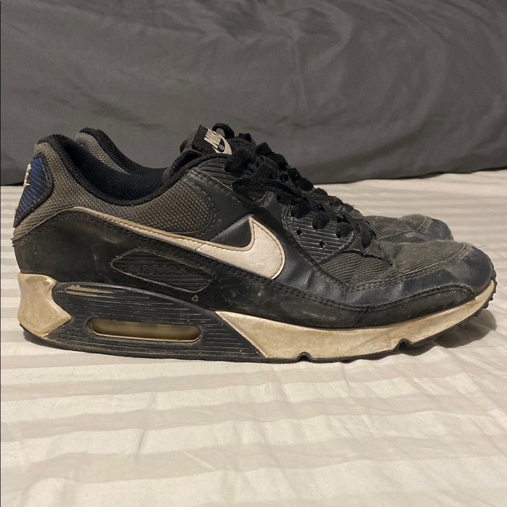 Nike White and Black Sneakers with Air Max Sole and Leather Mesh Upper